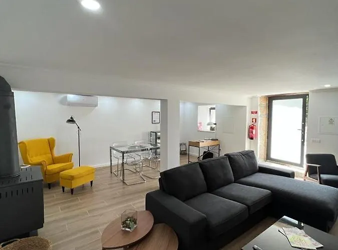 Alojamento de Turismo Rural Casa Dos Bernardos *