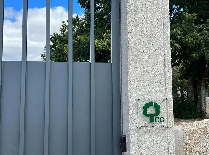 Alojamento de Turismo Rural Casa Dos Bernardos *